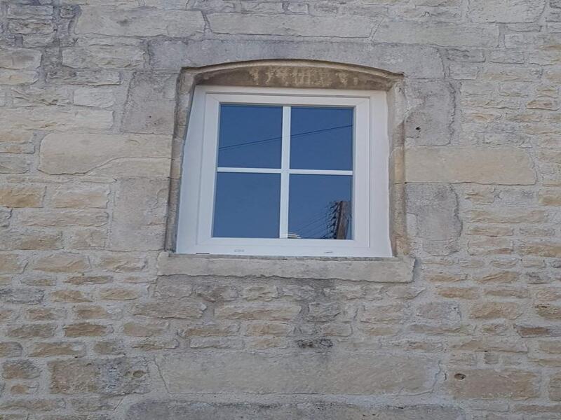 Menuisier fenêtre en bois sur mesure, Saint-Jean-d'Angély